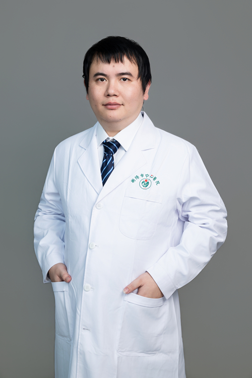 罗阳阳